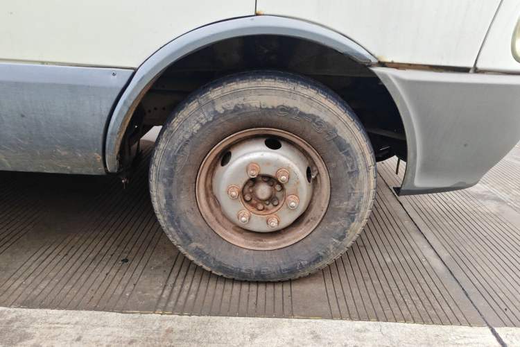 Used Iveco Power Daily  Right Front Wheel Hub