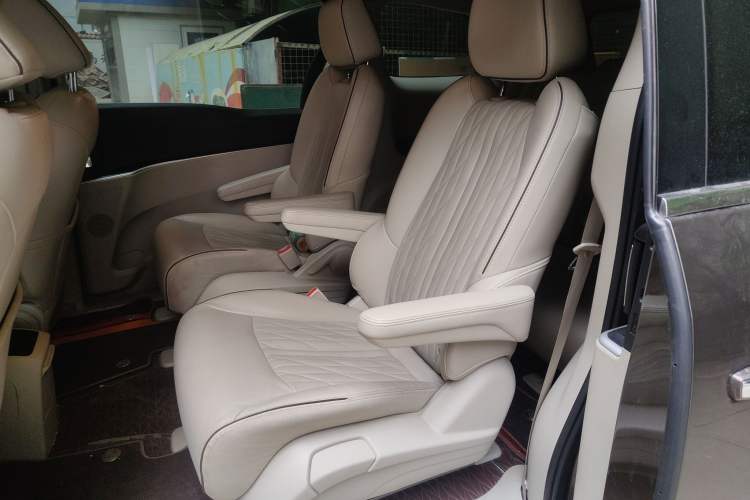 Used Buick GL8 2022 Land Business Class 652T Luxury Model
