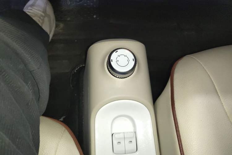 Used Wuling Hongguang MINIEV 2024 3rd Generation 215km Youth Edition Gear Lever