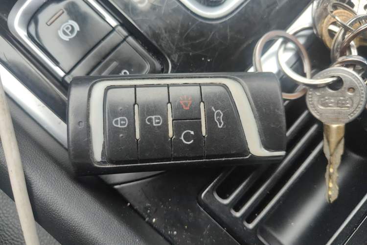 Used GAC Trumpchi GS7 2017 320T Two-Wheel-Drive Luxury Smart Connectivity Model