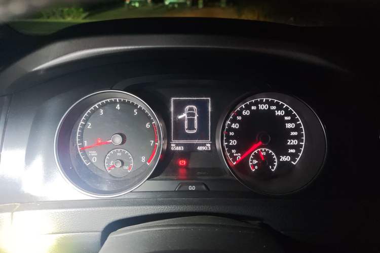 Used Volkswagen Golf 2017 1.6L Automatic Comfort Million-Vehicle Anniversary Edition