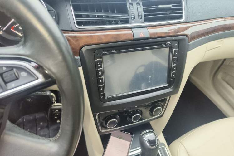 Used Skoda Superb 2013 1.8TSI Automatic MingShi Edition Audio And AC Panel