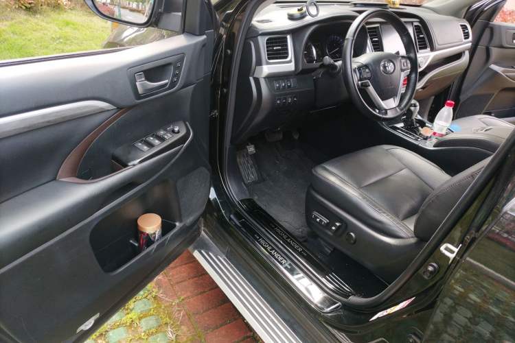 Used Toyota Highlander 2018 2.0T Four-Wheel Drive Ultimate Edition 7-Seater Emission Standard China V Driver Seat