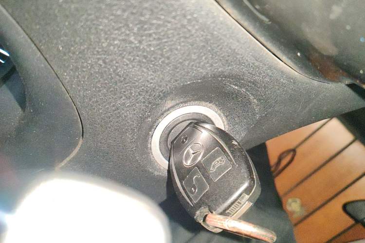 Used Mercedes-Benz Vito 2018 2.0T Elite Version 7 Seats China VI Emission Standard
