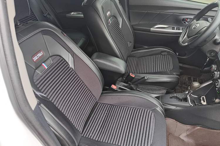 Used Toyota YARiS L Zhi Xuan 2015 1.5E Automatic Charm Edition
