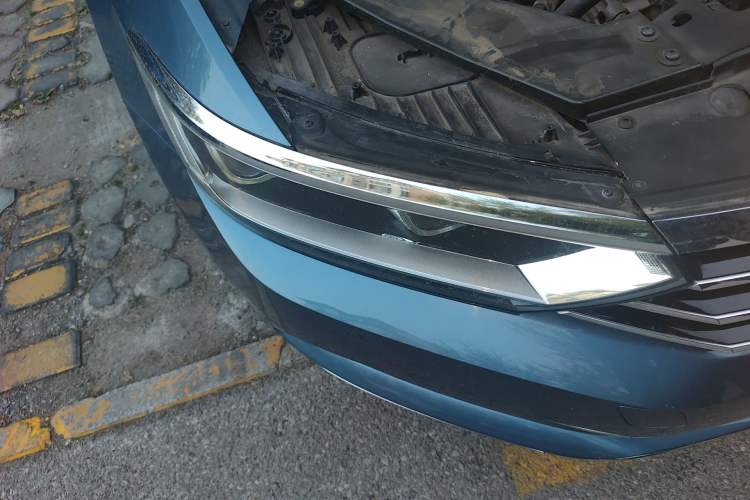 Used Volkswagen Variant 2018 380TSI Two-Wheel Drive Comfort Edition Right Front Headlight