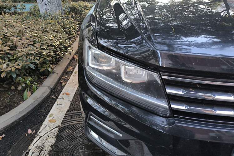 Used Volkswagen Tiguan L 2020 330TSI Automatic Two-Wheel Drive Smart Luxury Edition China VI Standard Right Front Headlight