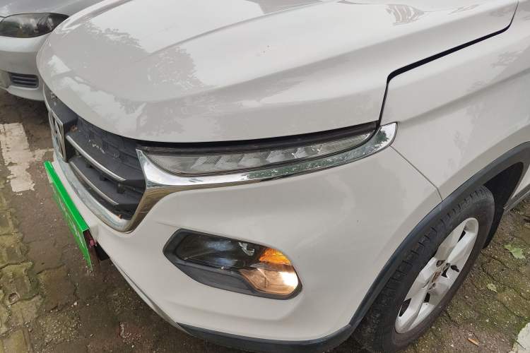 Used Baojun 510 2017 1.5L Manual Fashion Model Left Front Headlight