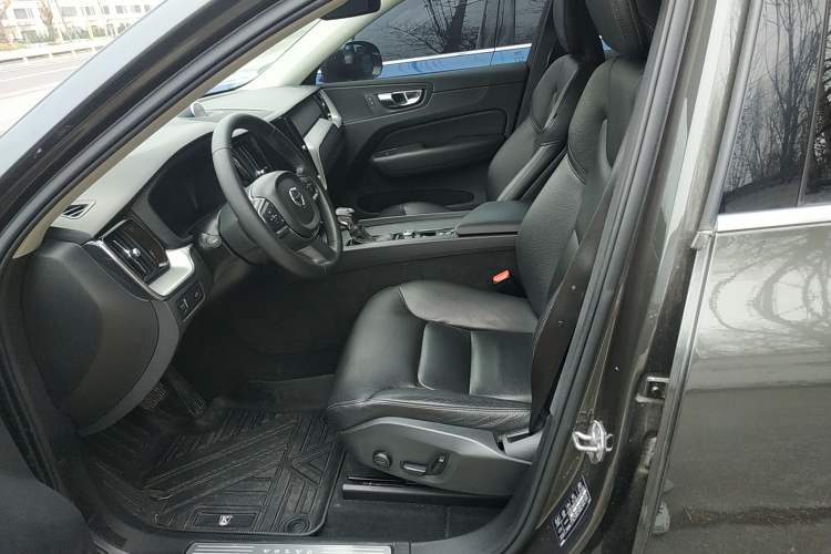 Used Volvo XC60 2019 T5 4x4 Smart Edition China VI Standard
