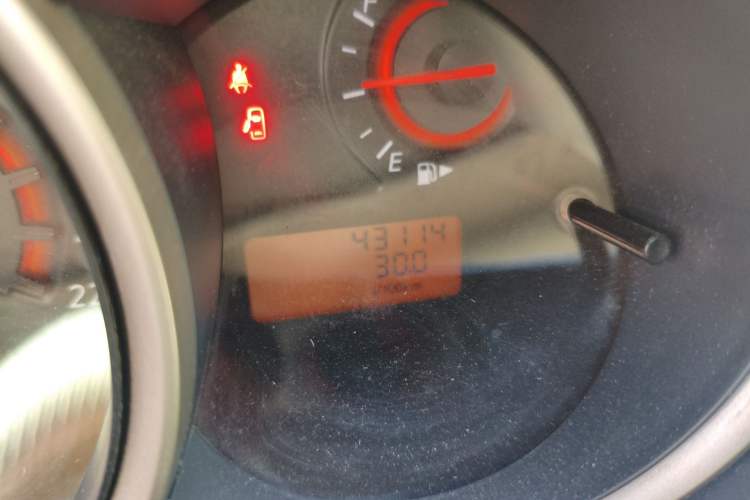 Used Nissan Sylphy 2012 Classic 1.6XE Manual Comfort Edition Odometer Close Up