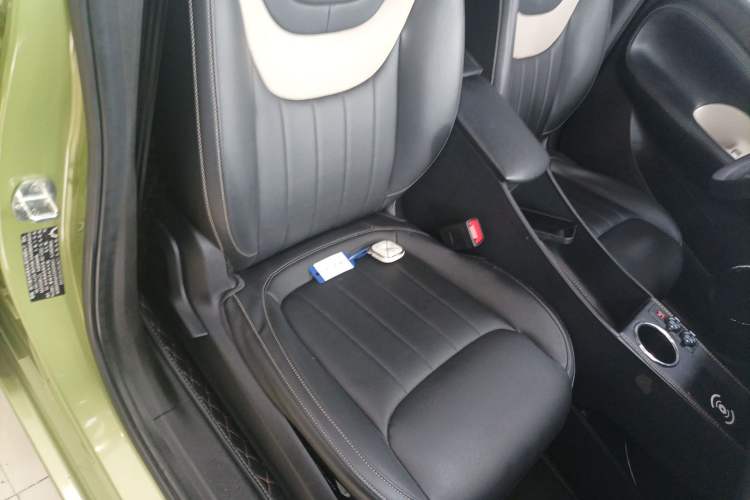 Used Wuling Bingo 2023 333 km Lingxi Connected Version Right Front Seat