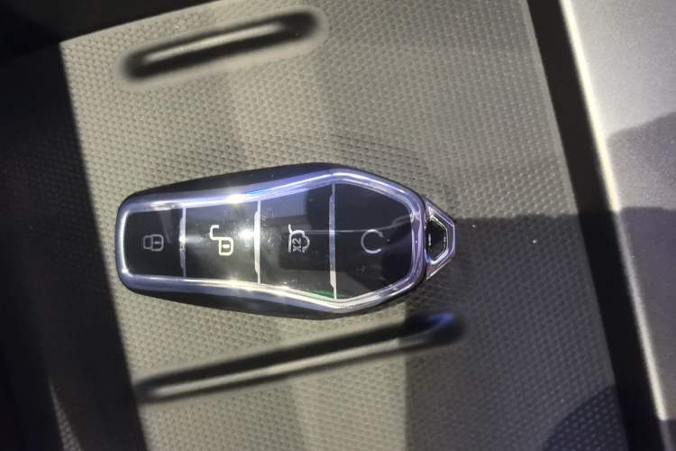 Used BYD Seal 06 New Energy 2024 DM-i 80KM Prestige Model Vehicle Key