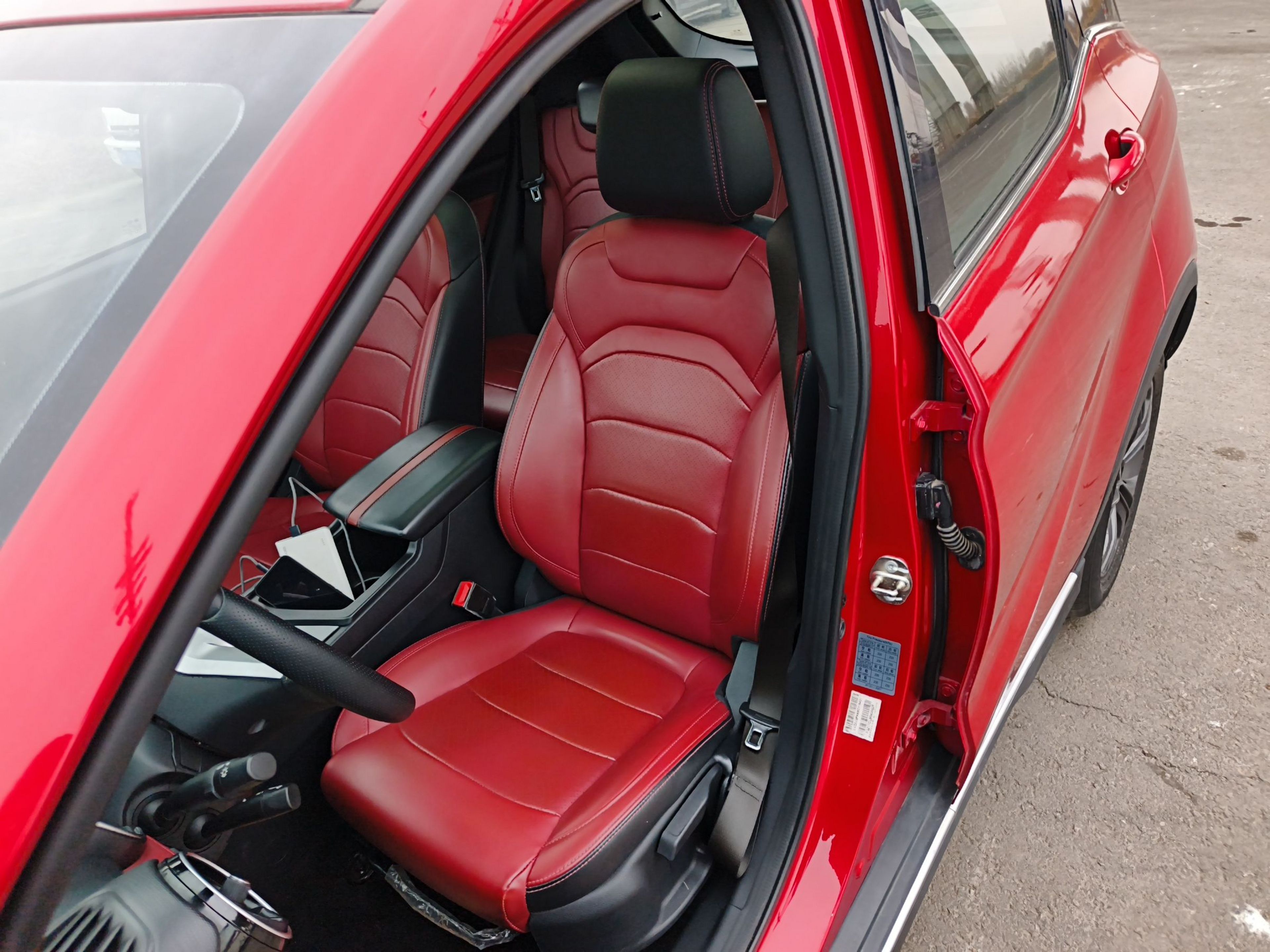 المقاعد الأمامية داخل السيارة