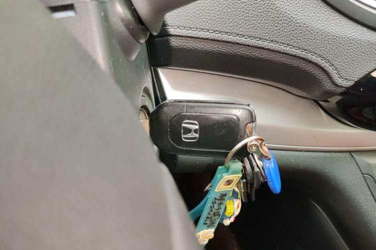 Used Honda CR-V 2016 2.0L two-wheel drive Urban Edition Vehicle Key