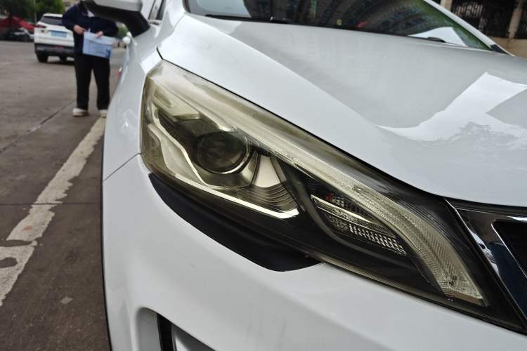 Used Geely Auto Emgrand GS 2016 Elegant Edition 1.3T Automatic LingShang Model Right Front Headlight