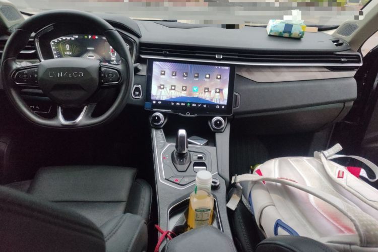 Used Lynk & Co 01 2021 2.0TD Two-Wheel-Drive Pro Trim Center Console