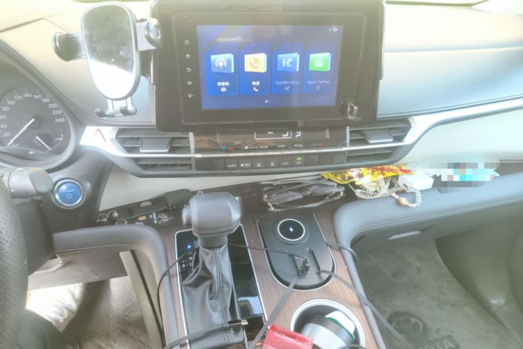 Used Toyota Granvia 2024 2.5L Hybrid Luxury Edition
