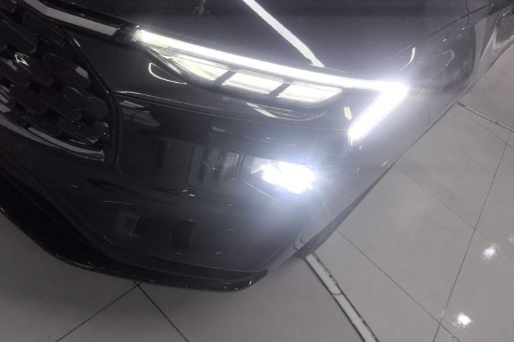 Used Ford Mondeo 2025 2.0T EcoBoost Luxury Version
