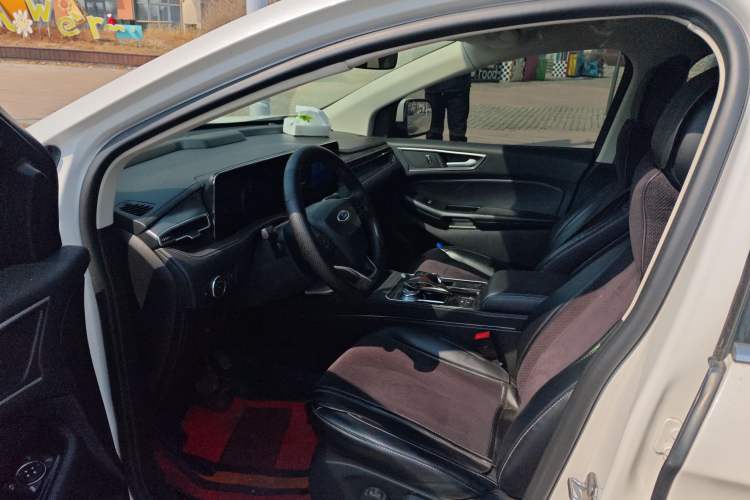 Used Ford Edge 2021 PLUS EcoBoost 245 Two-Wheel-Drive Elite 5-Seater
