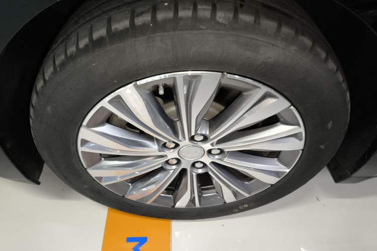 Used Hongqi E-QM5 2024 500km Range Edition
