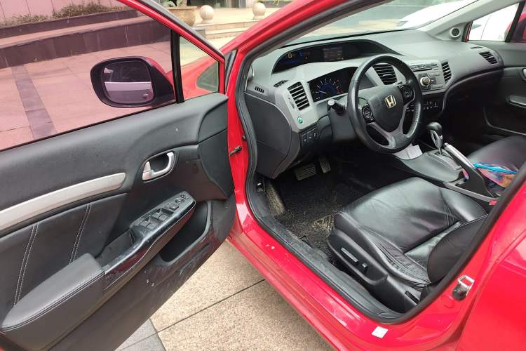 Used Honda Civic 2012 1.8L automatic luxury edition Driver Seat