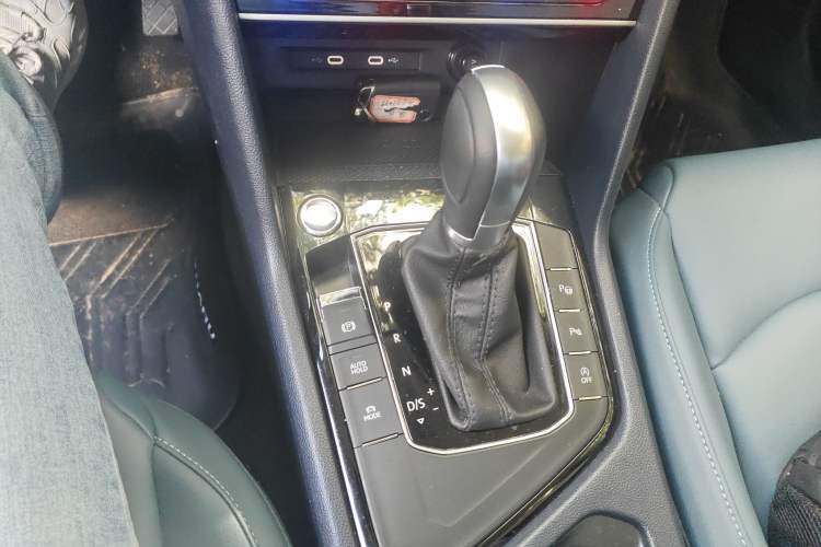 Used Volkswagen Tharu 2024 300TSI Two-Wheel-Drive Moon Luxury Edition