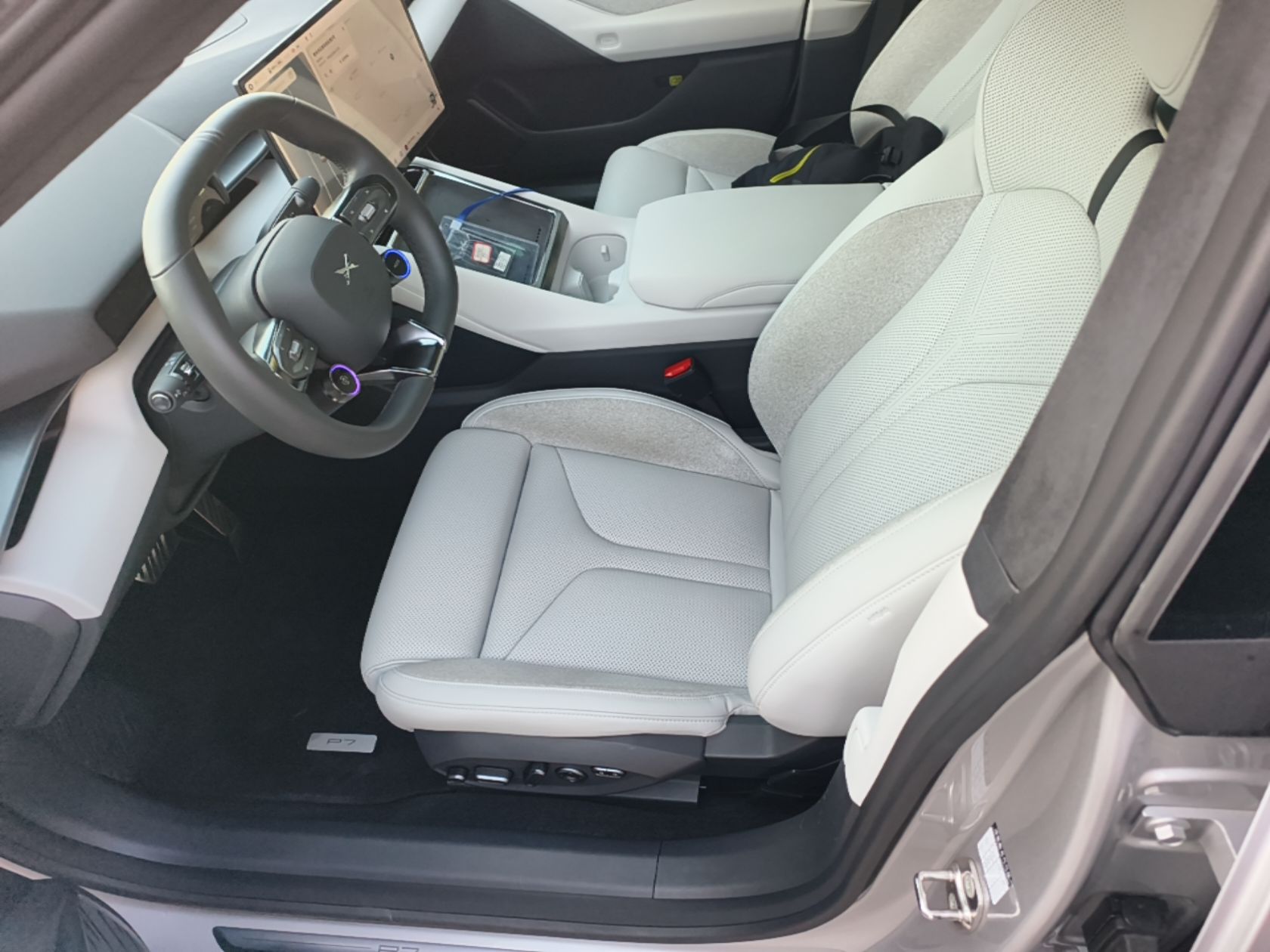 XPeng P7 2025 Model—820 Ultra Long Range Ultra — снимка 17