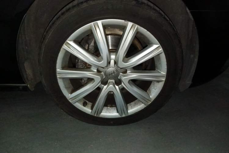 Used Audi A6L 2014 TFSI Standard Model Right Front Wheel Hub