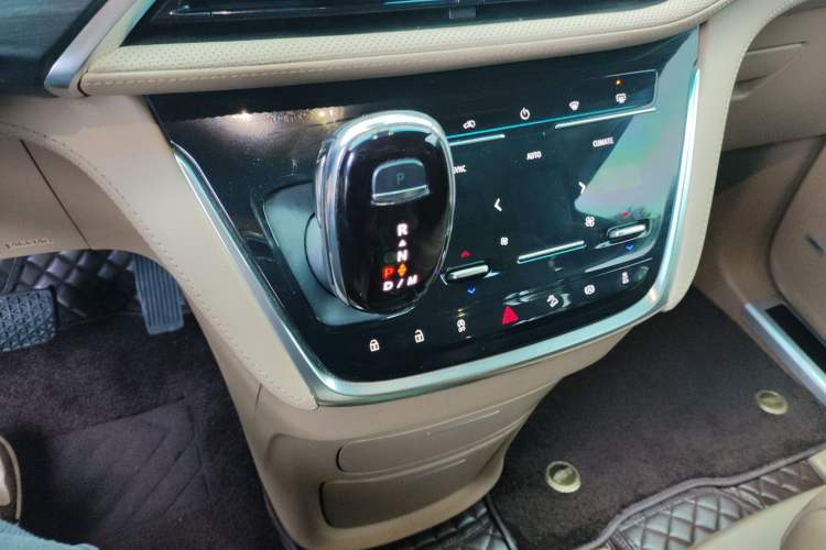 Used Buick GL8 2021 ES Land Cruiser 653T Flagship Model