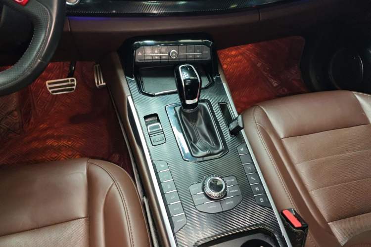 Used Wey VV7 2017 2.0T Flagship Model Gear Lever