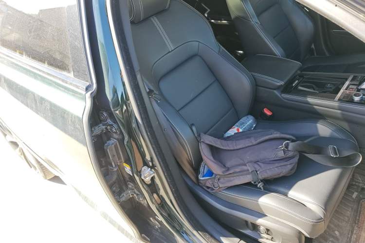 Used Jaguar XFL 2021 XFL 2.0T P250 All-Wheel-Drive Shimmering Black Sport Edition Right Front Seat