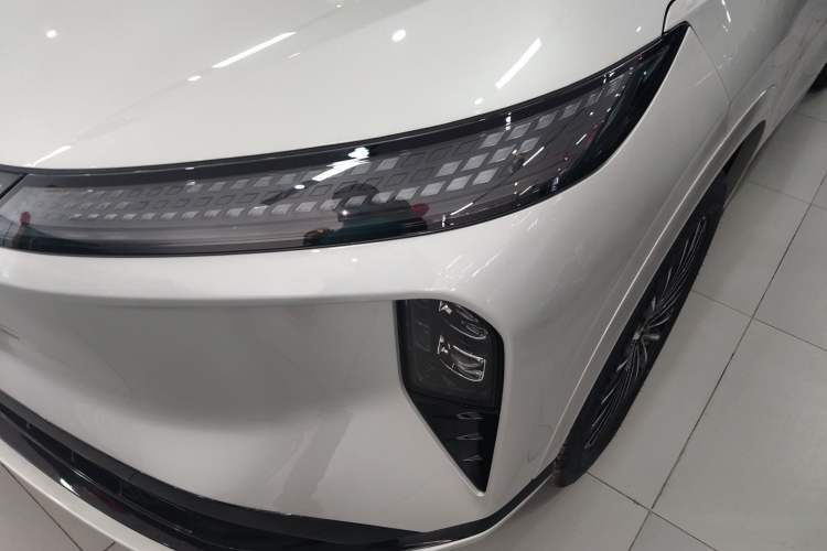 Used Dongfeng Aeolus L8 2025 Model 185KM Ideal Edition Left Front Headlight