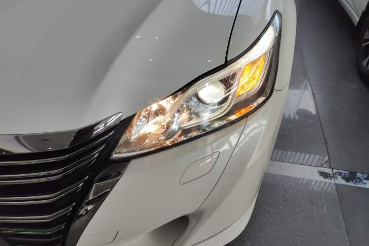 Used Toyota Crown 2018 2.0T Fashion Edition
