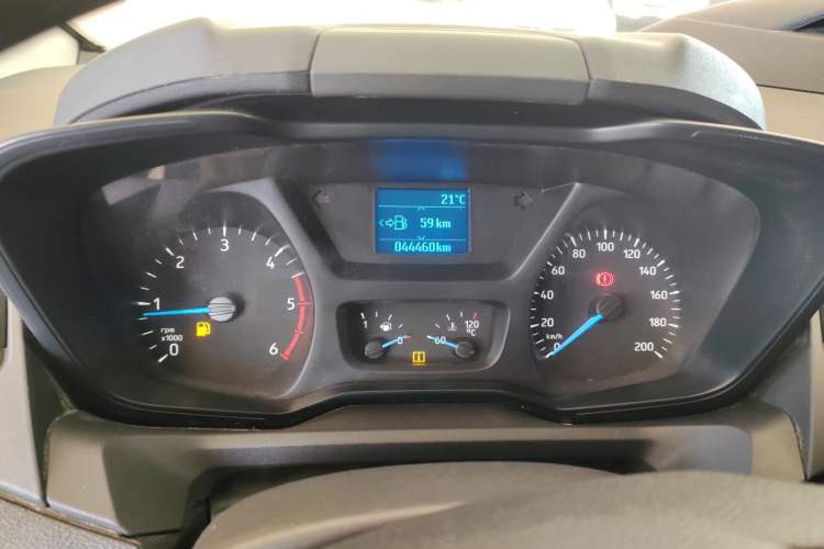 Used Ford Transit 2019 2.0T Diesel Multi-Purpose Commercial Vehicle Short Wheelbase Low Roof 6-Seater China VI Standard