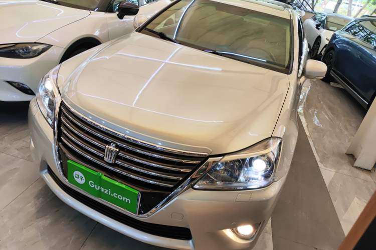 Used Toyota Crown 2012 2.5L Royal Leather Edition