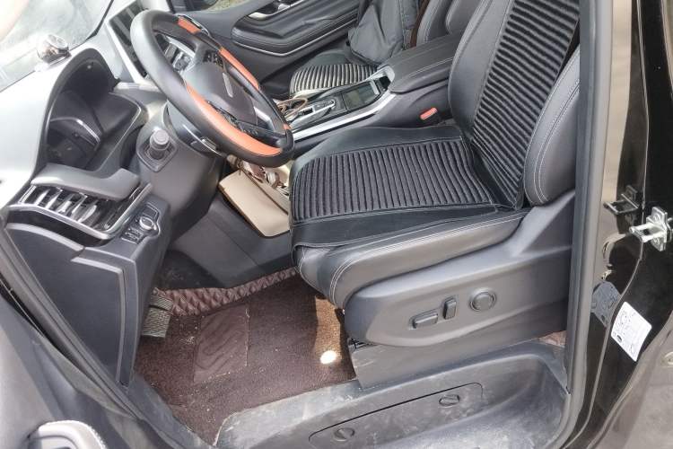 Used SAIC MAXUS G20 2023 PLUS 2.0T Gasoline Automatic Luxury Edition
