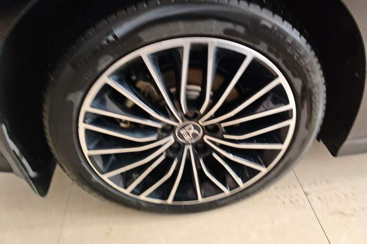 Used BYD Han 2024 EV Glory Edition 506KM Front-Wheel-Drive Premium Model