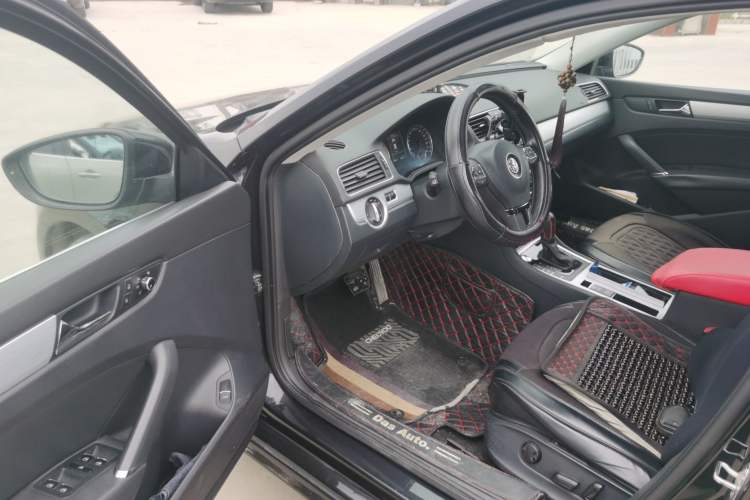 Used Volkswagen Passat 2015 1.8TSI DSG Prestige Edition Driver Seat