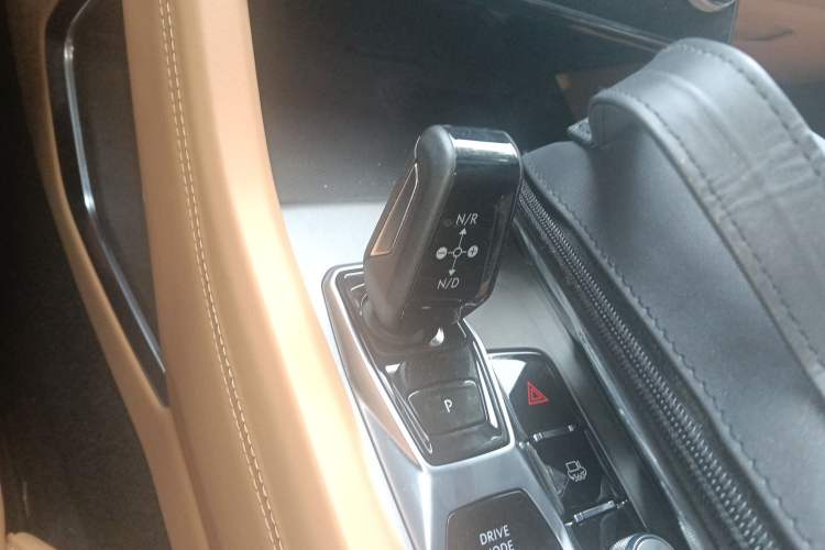 Used Lynk & Co 09 EM-P 2023 2.0TD EM-P Long-Range Version PM Six-Seater Gear Lever