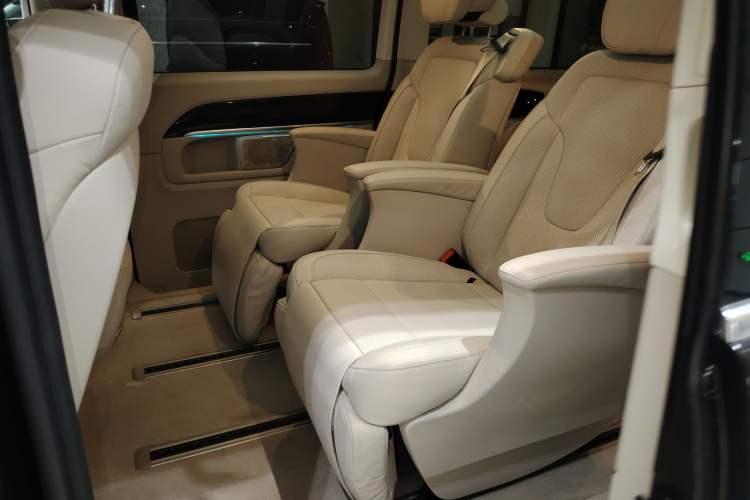 Used Mercedes-Benz V-Class 2017 V 260 L Prestige Extended Edition
