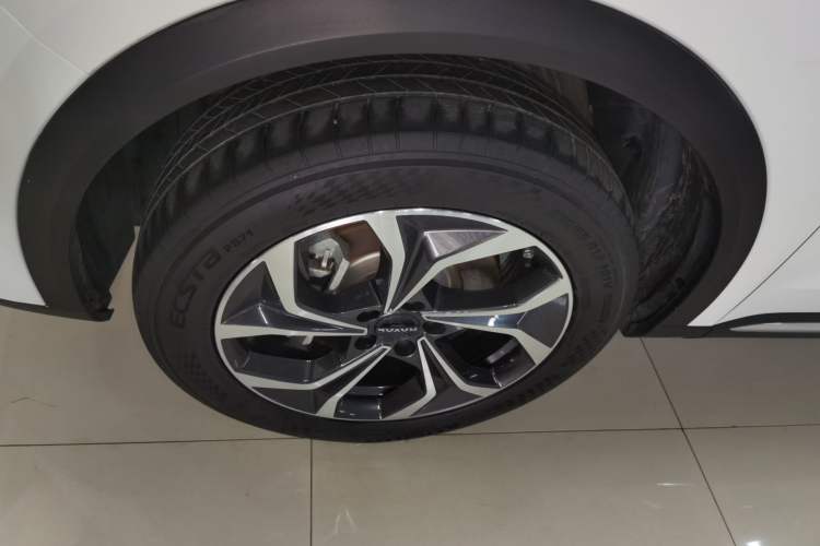 Used Haval Fierce Dragon Max 2023 1.5L Hi4 105 Four-Wheel Drive Navigation Edition Left Front Wheel Hub