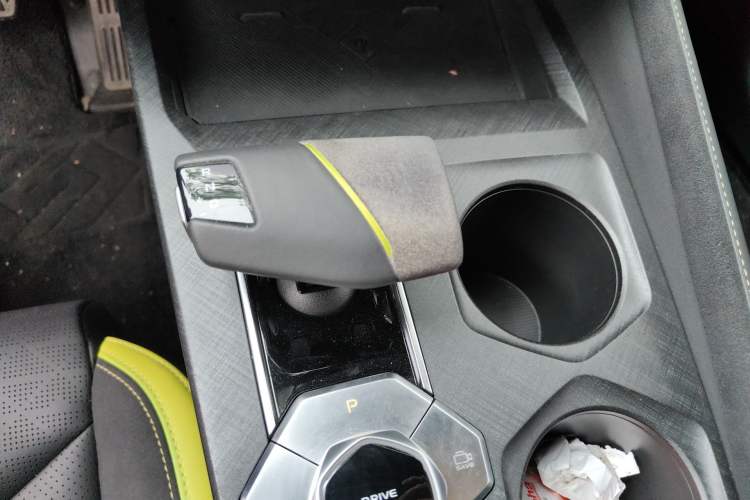 Used CHANGAN UNI-V 2022 2.0T Leading-Speed Edition
