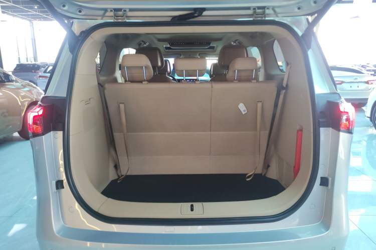 Used Buick GL8 New Energy 2025 Lu Shang Luxury Edition 7-Seater Trunk