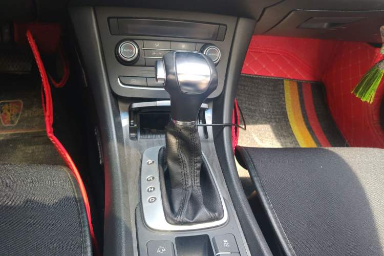 Used Roewe e550 2014 Flagship Edition
