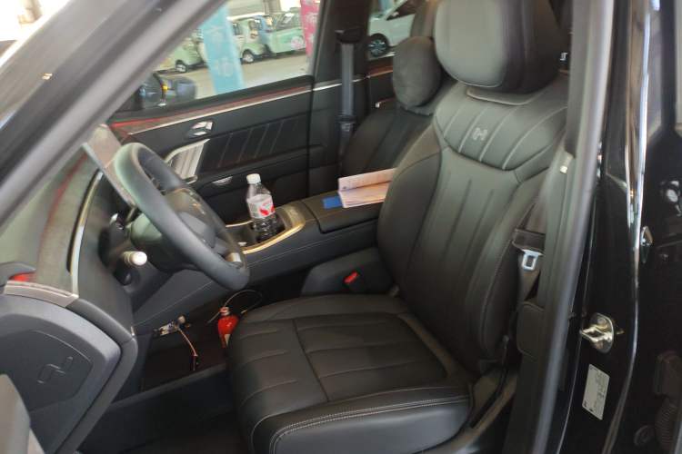 Used ONVO Luxeed L90 2025 Model—Max Six-Seater Version Left Front Seat