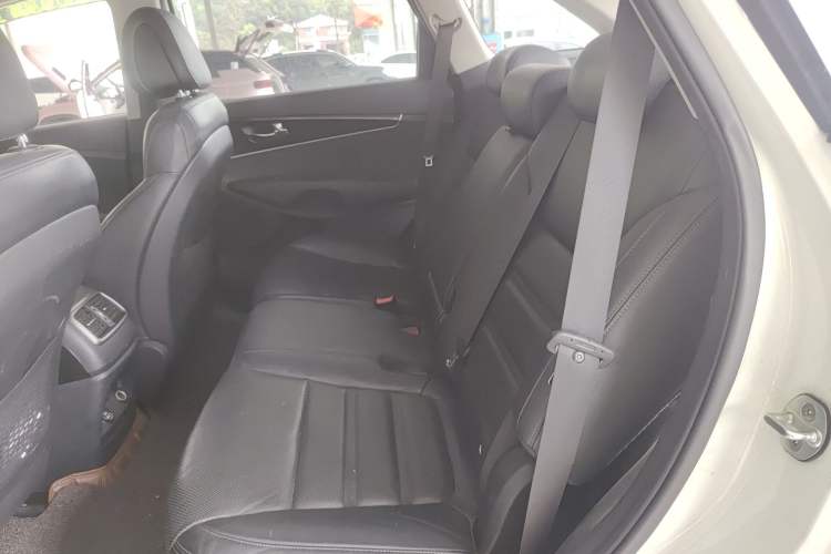 Used Kia Sorento 2015 Sorento L 2.4L Gasoline 4WD Elite Edition 5 Seats China IV Standard
