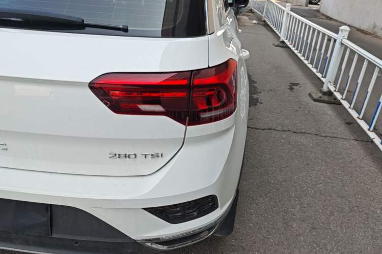 Used Volkswagen T-ROC 2022 280TSI DSG Two-Wheel Drive Elite PLUS