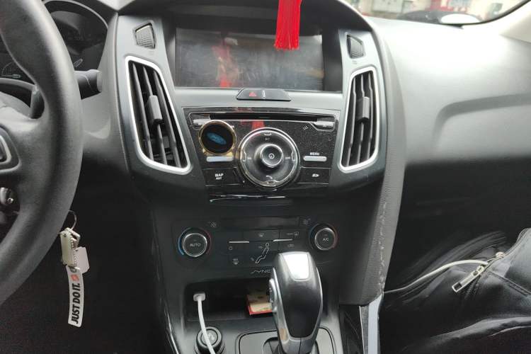 Used Ford Focus 2015 Sedan 1.6L Automatic Trend Model
