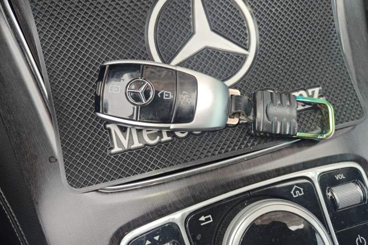 Used Mercedes-Benz E-Class 2016 E 300 L Sporty and Stylish Model