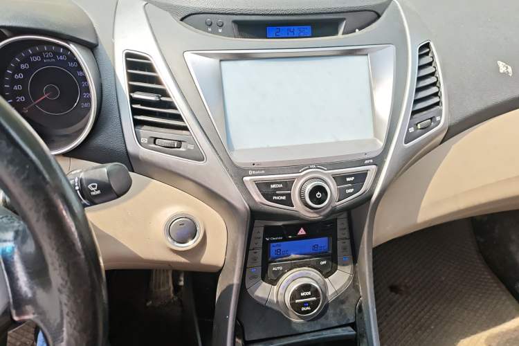 Used Hyundai Elantra (5th Generation / Langdong) 2015 1.6L Automatic Luxury Model